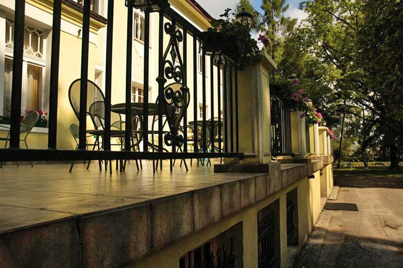 Pałac Nieznanice Hotel SPA pokoje noclegi konferencje szkolenia wypoczynek w Polsce